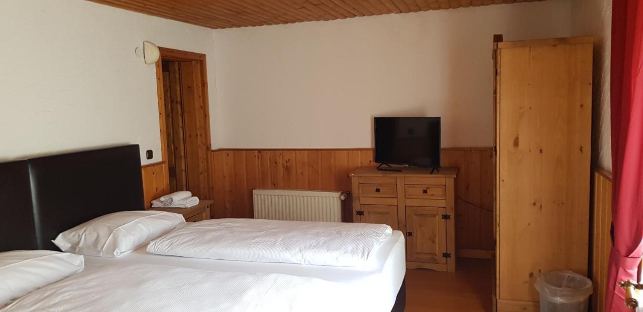 Hotel Altes Faehrhaus ดุยส์บูร์ก ภายนอก รูปภาพ